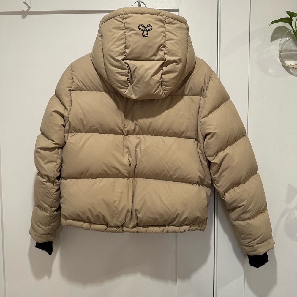 Aritzia Super Puff Shorty Jacket